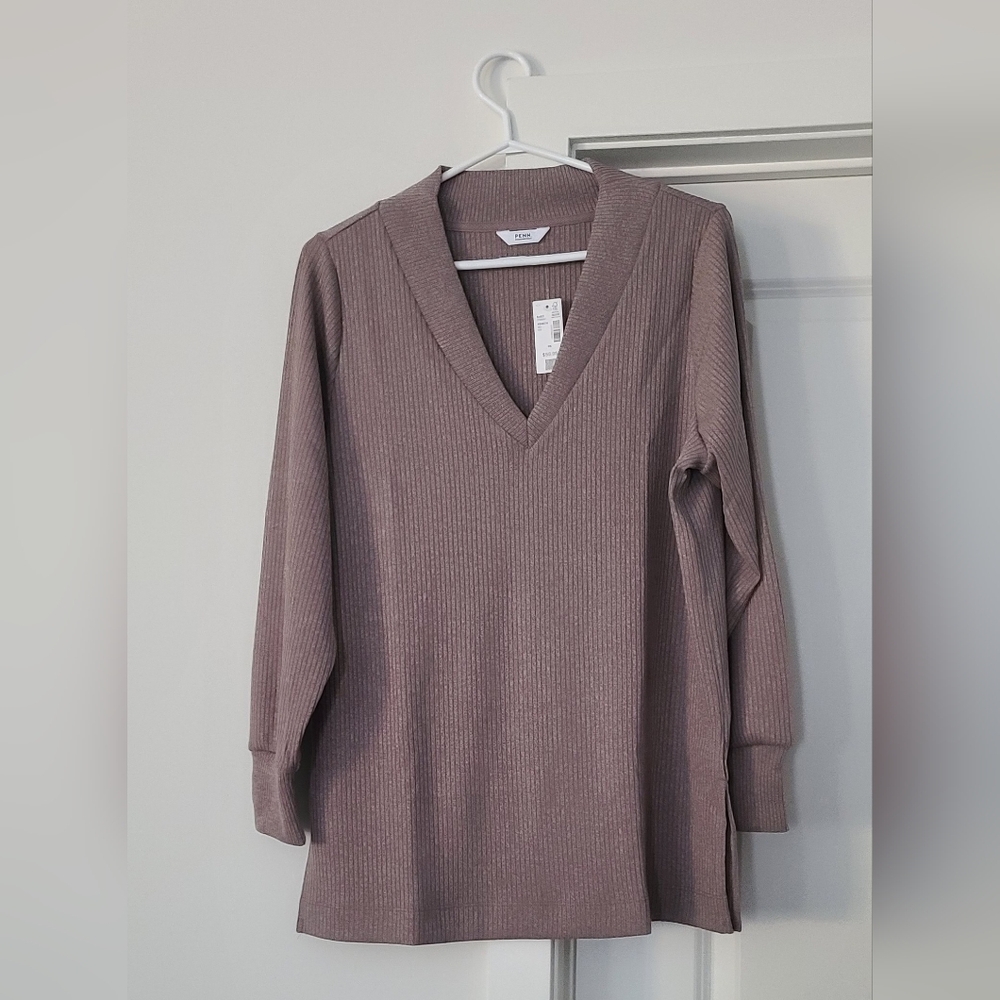 Penningtons Ribbed V-Neck Top in Taupe